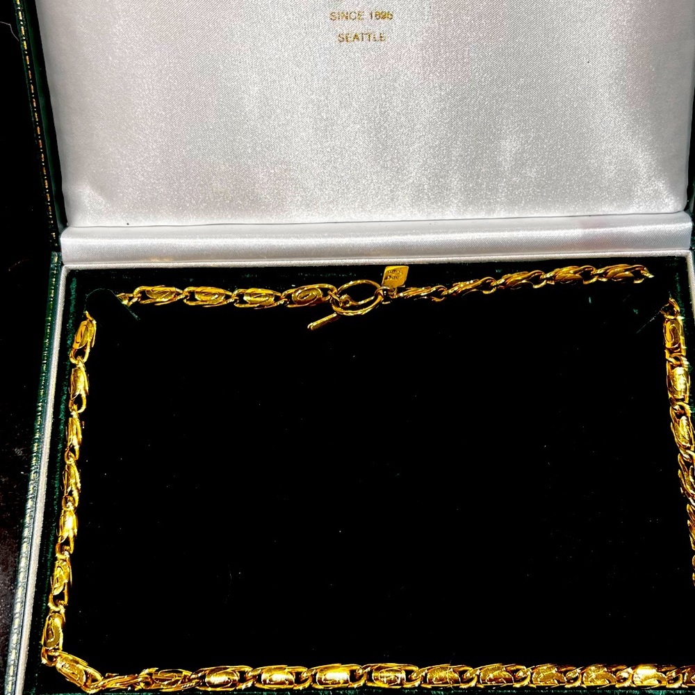 Vintage Anne Klein gold-tone necklace.